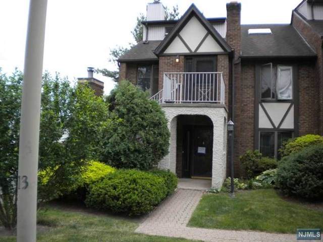900 Valley Road - Photo 1