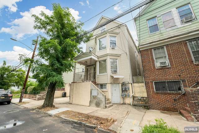 88-90 Devine Street - Photo 1
