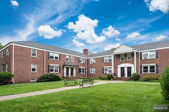 412 Morris Avenue - Photo 1