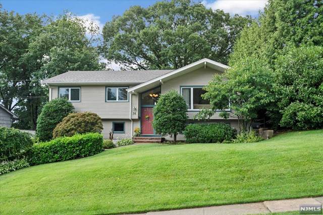31 Grandview Avenue - Photo 1