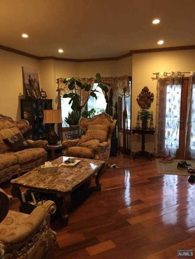 141 Edsall Boulevard - Photo 1