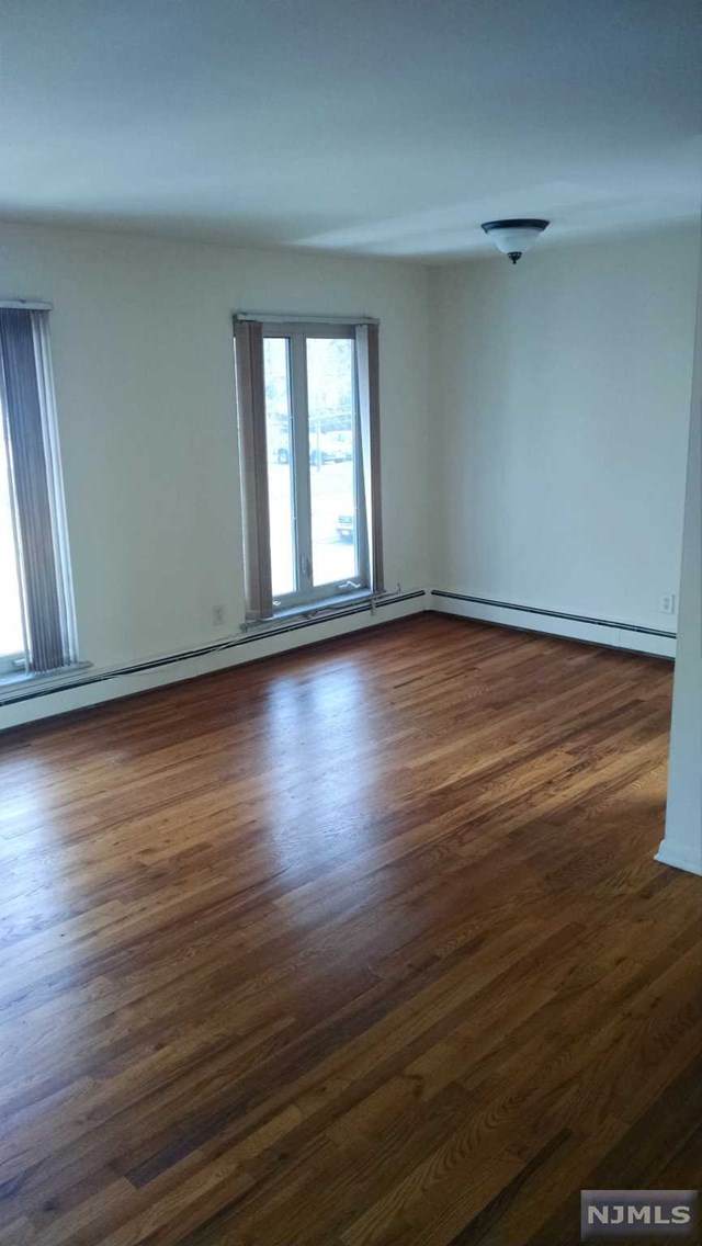422 Plateau Avenue - Photo 1