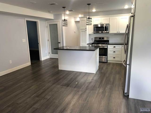 60 Garibaldi Avenue - Photo 1