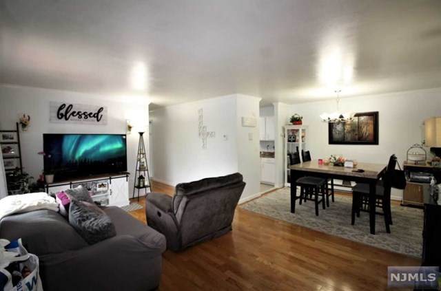 9 Montgomery Street - Photo 1