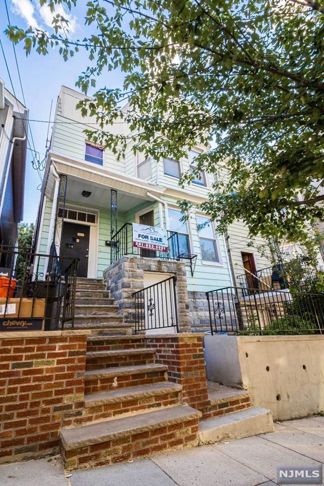 625 38th Street - Photo 1