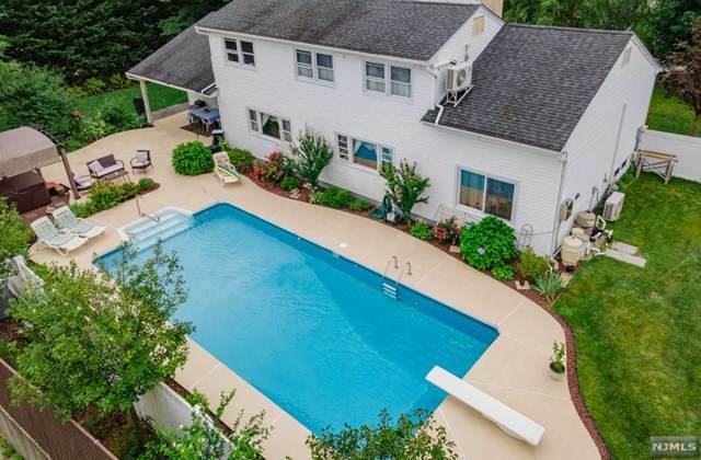 4 New England Drive - Photo 1