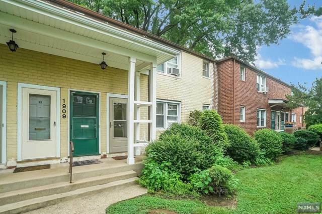 1909 Wood Avenue - Photo 1