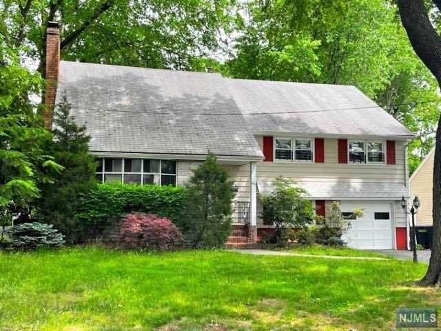 843 Country Club Drive - Photo 1