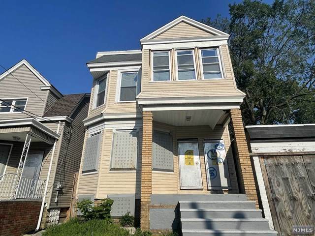 473 20th Street - Photo 1