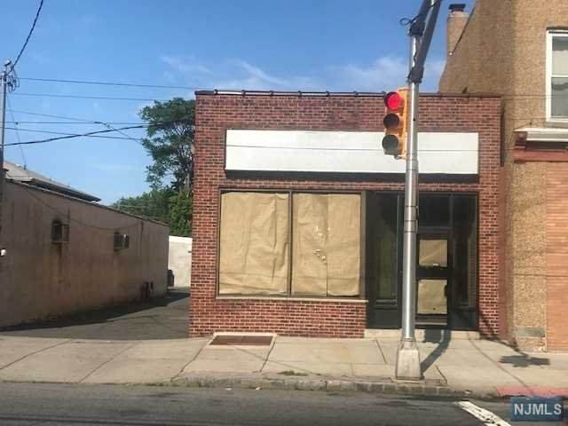 146 Hudson Street - Photo 1