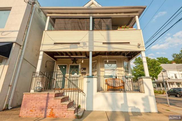 203 Lakeview Avenue - Photo 1