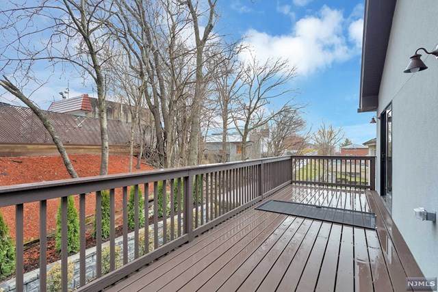 338 10th Street - Photo 1