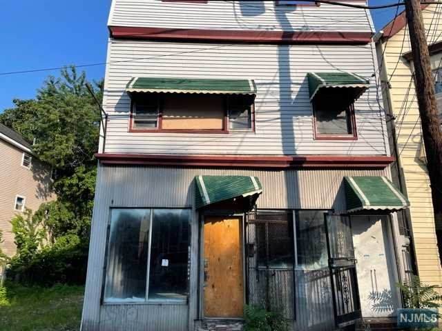 639 Grove Street - Photo 1