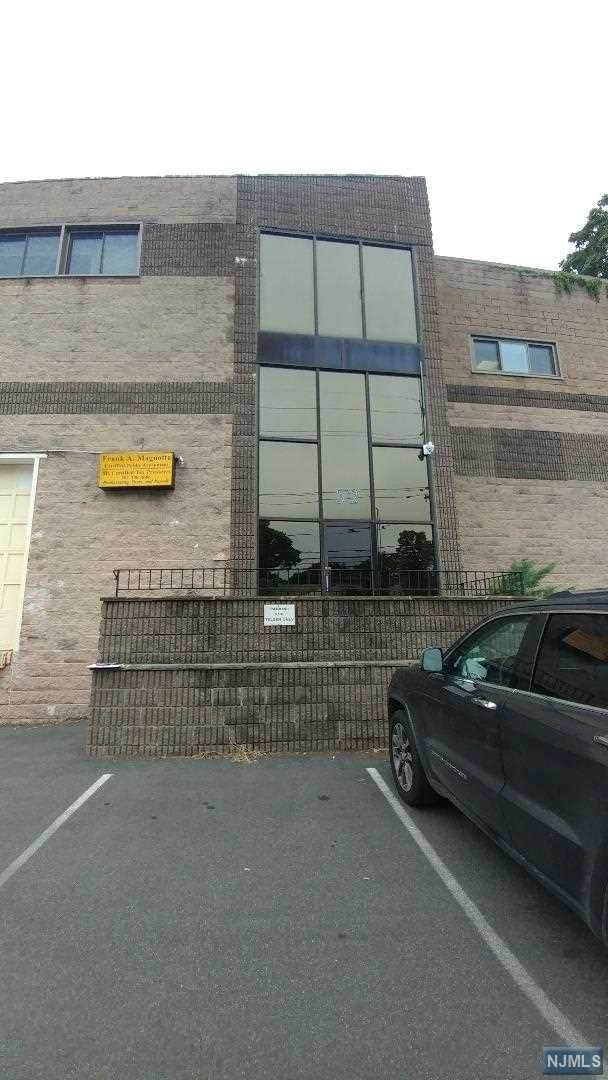 52 Woodbine Street - Photo 1