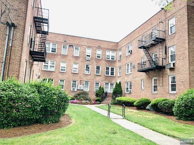 126 Hackett Place - Photo 1