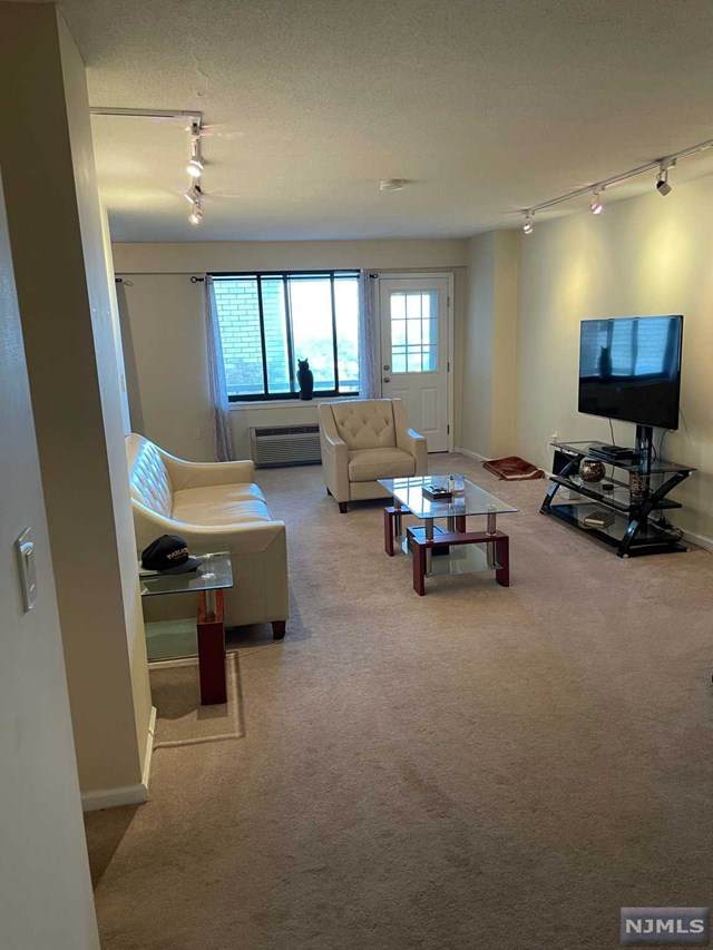 307 Prospect Avenue - Photo 1