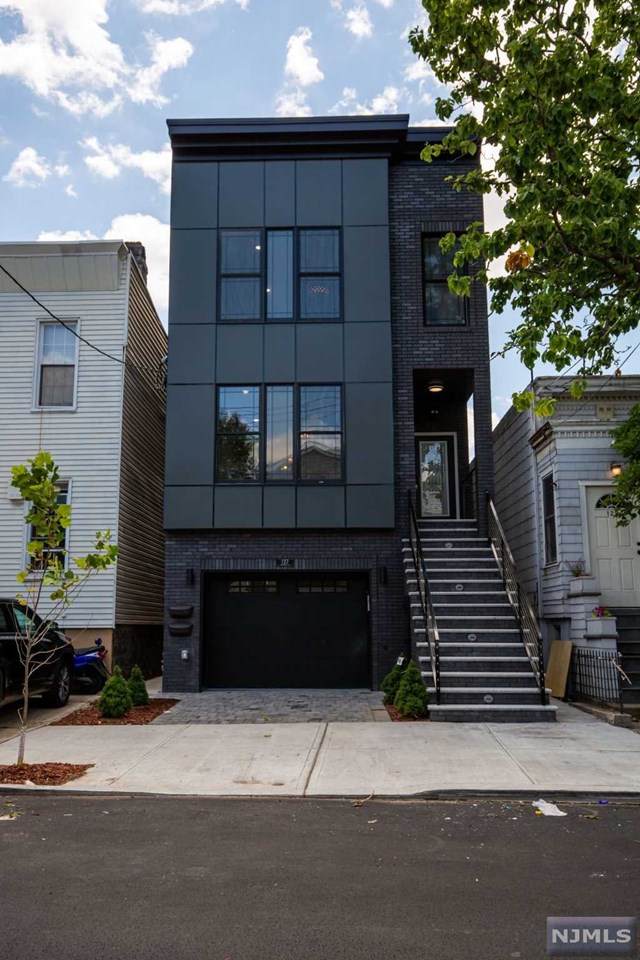127 Zabriskie Street - Photo 1