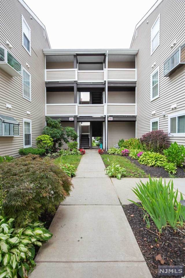 452 Tournament Drive - Photo 1