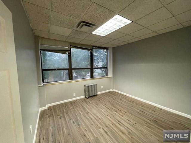 870-872 Broadway - Photo 1