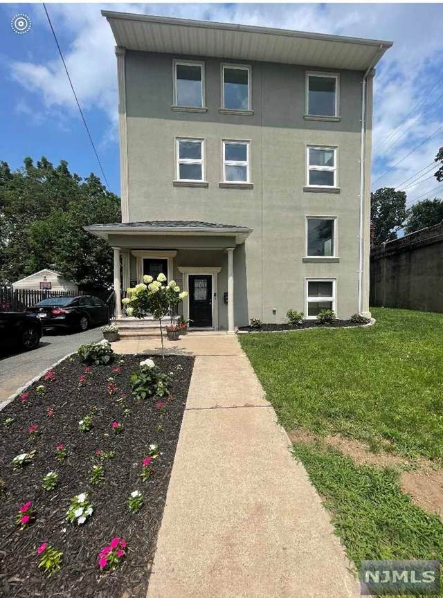 533 Beach Street - Photo 1
