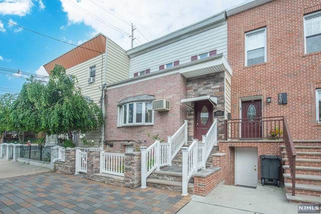 552 Liberty Avenue - Photo 1