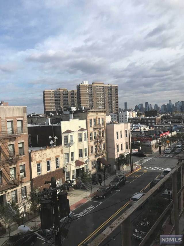 213 48th Street - Photo 1