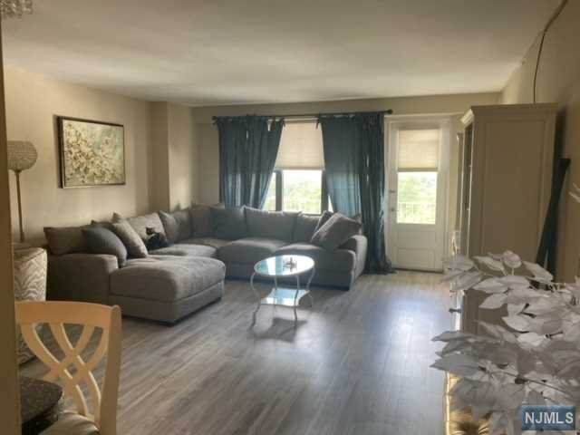 285 Aycrigg Avenue - Photo 1