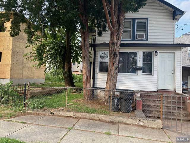 385 Henry Street - Photo 1