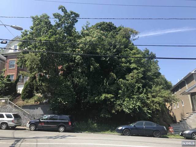 531-533 Totowa Avenue - Photo 1