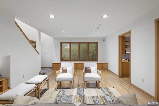 25 Wedgewood Drive - Photo 1