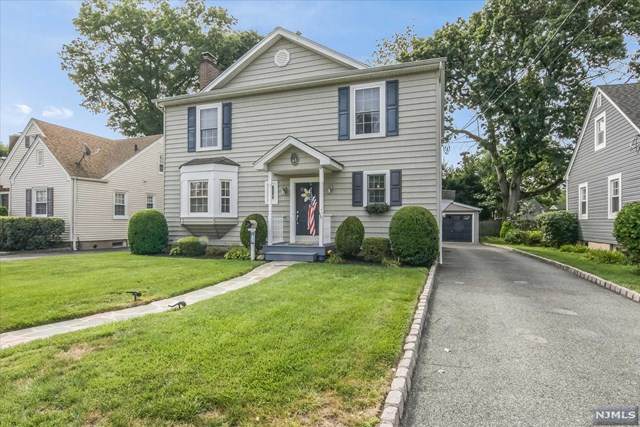 63 Gordon Avenue - Photo 1