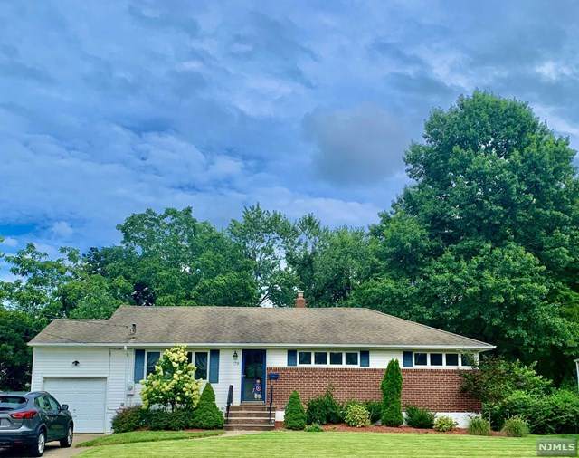 176 Oak Avenue - Photo 1