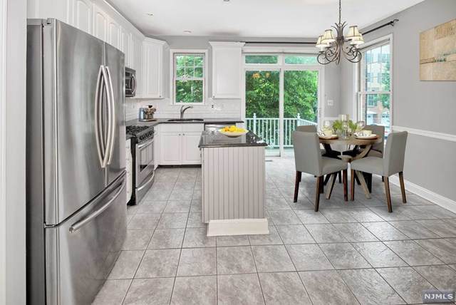 482 Fulton Court - Photo 1