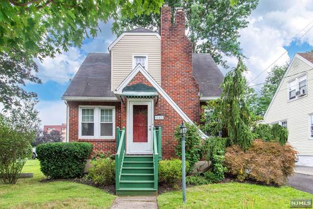 142 Pleasant Avenue - Photo 1