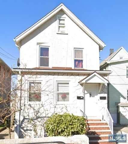 219 13th Street - Photo 1