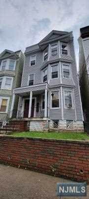 524 Grove Street - Photo 1