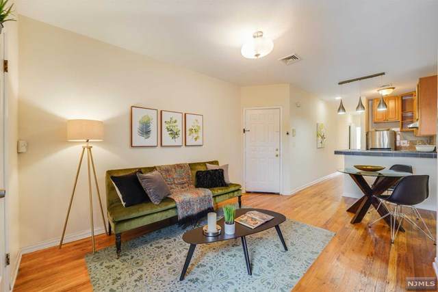250 York Street - Photo 1