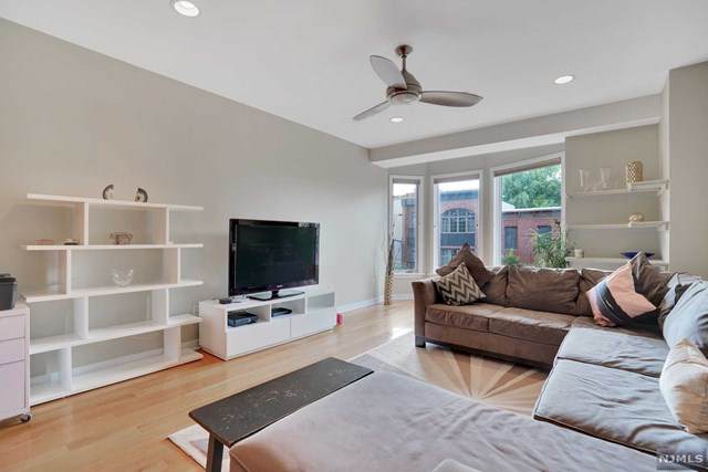 83 Monroe Street - Photo 1