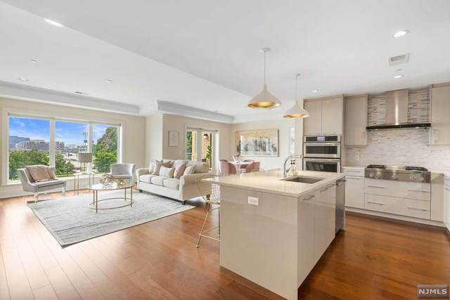 150 Henley Place - Photo 1