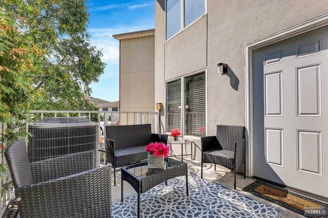 622 Fairview Avenue - Photo 1