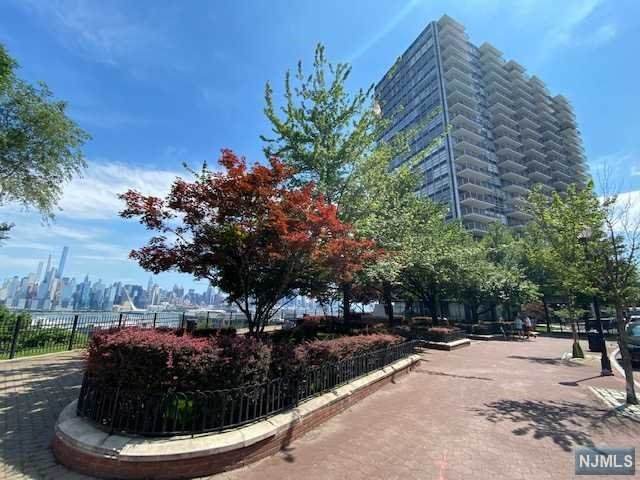 6050 Boulevard East - Photo 1