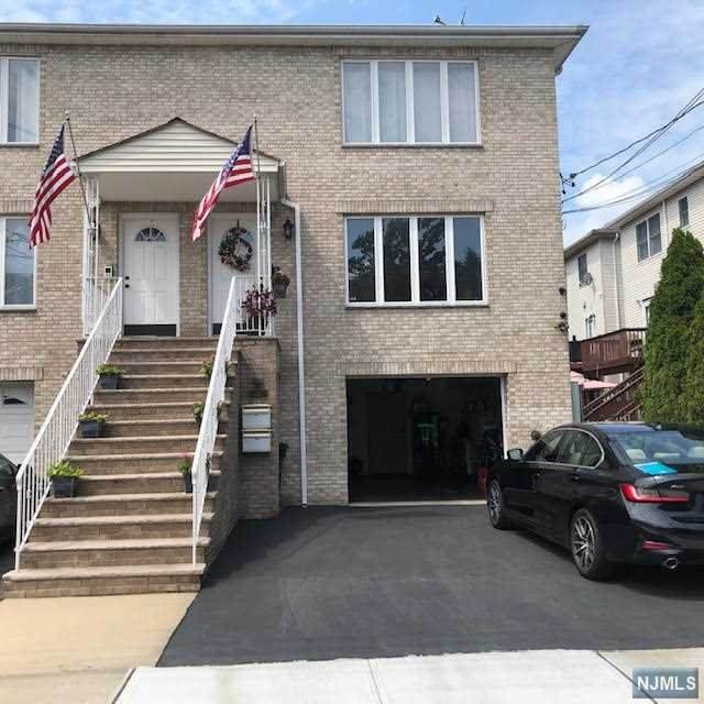 321 9th Street - Photo 1