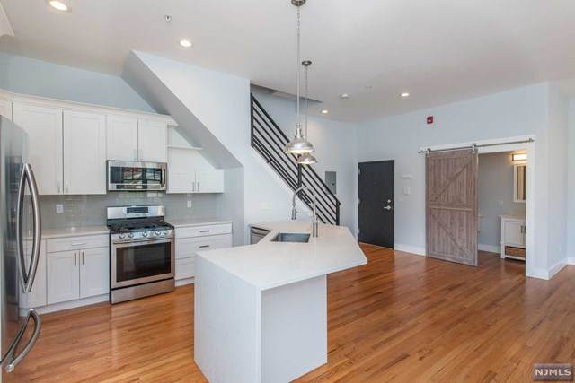 384 Paterson Avenue - Photo 1