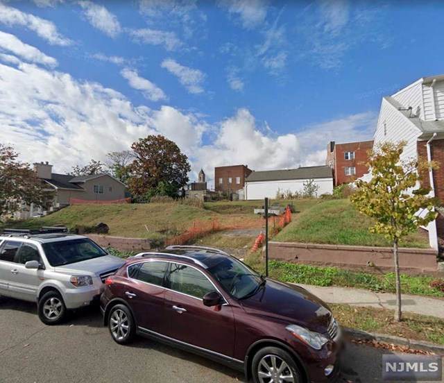 181 Farnham Avenue - Photo 1