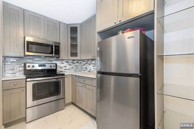 100 Grand Cove Way - Photo 1
