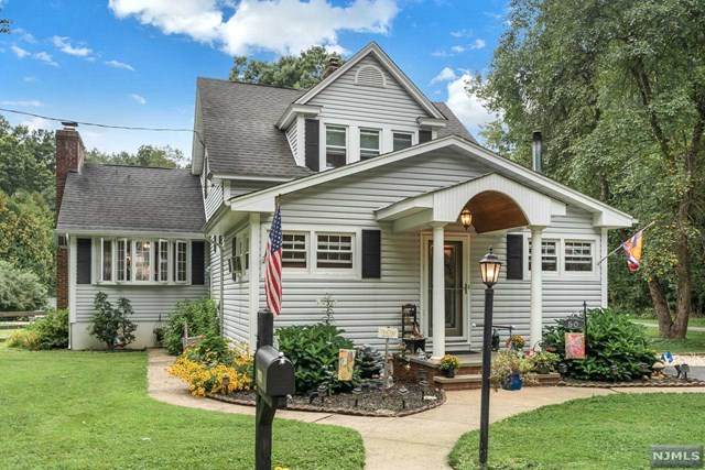 50 Wharton Avenue - Photo 1