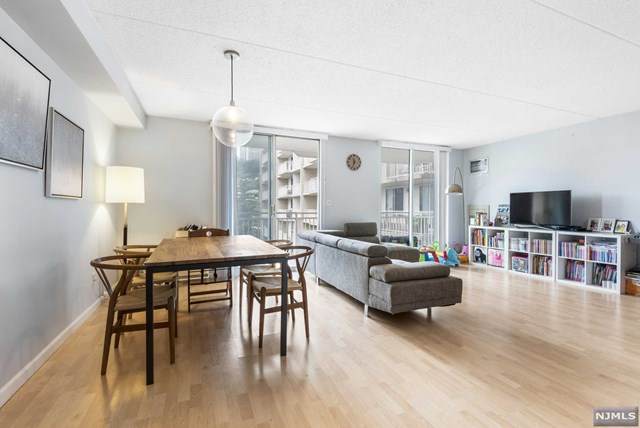1077 River Road - Photo 1