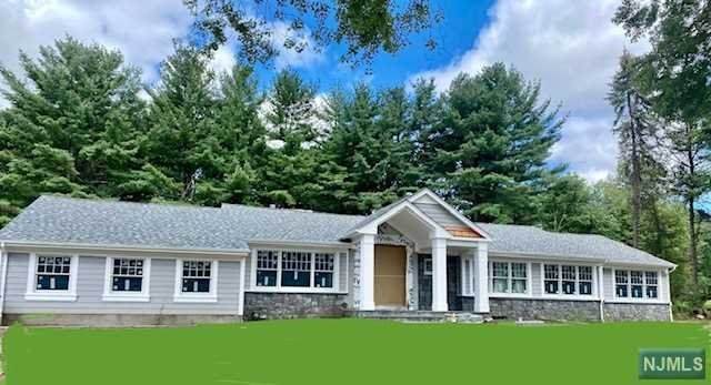 925 Marie Court - Photo 1
