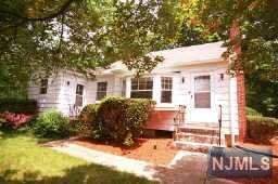 742 Berdan Avenue - Photo 1