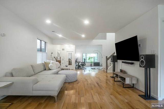 65 Harbor Key - Photo 1